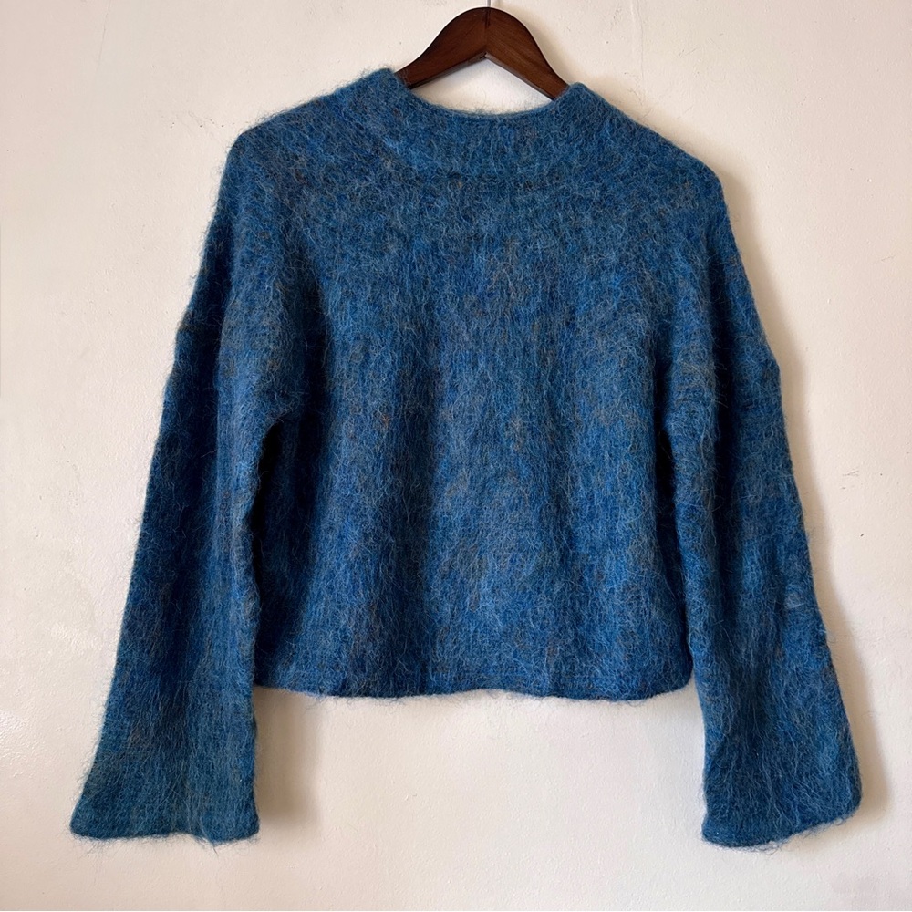 UNIQLO Blue Fuzzy Wool/ Alpaca Sweater - Size M